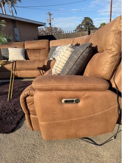 Brown sectional recliner couch 🛋️