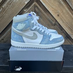 Nike Air Jordan Retro 1 High OG Hyper Royal 