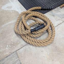 20 Foot Climbing Rope Gym 1.5" Thick, Includes Carbineer