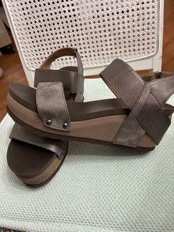 Axxiom Pewter Metallic Wedge Sandals 9.5
