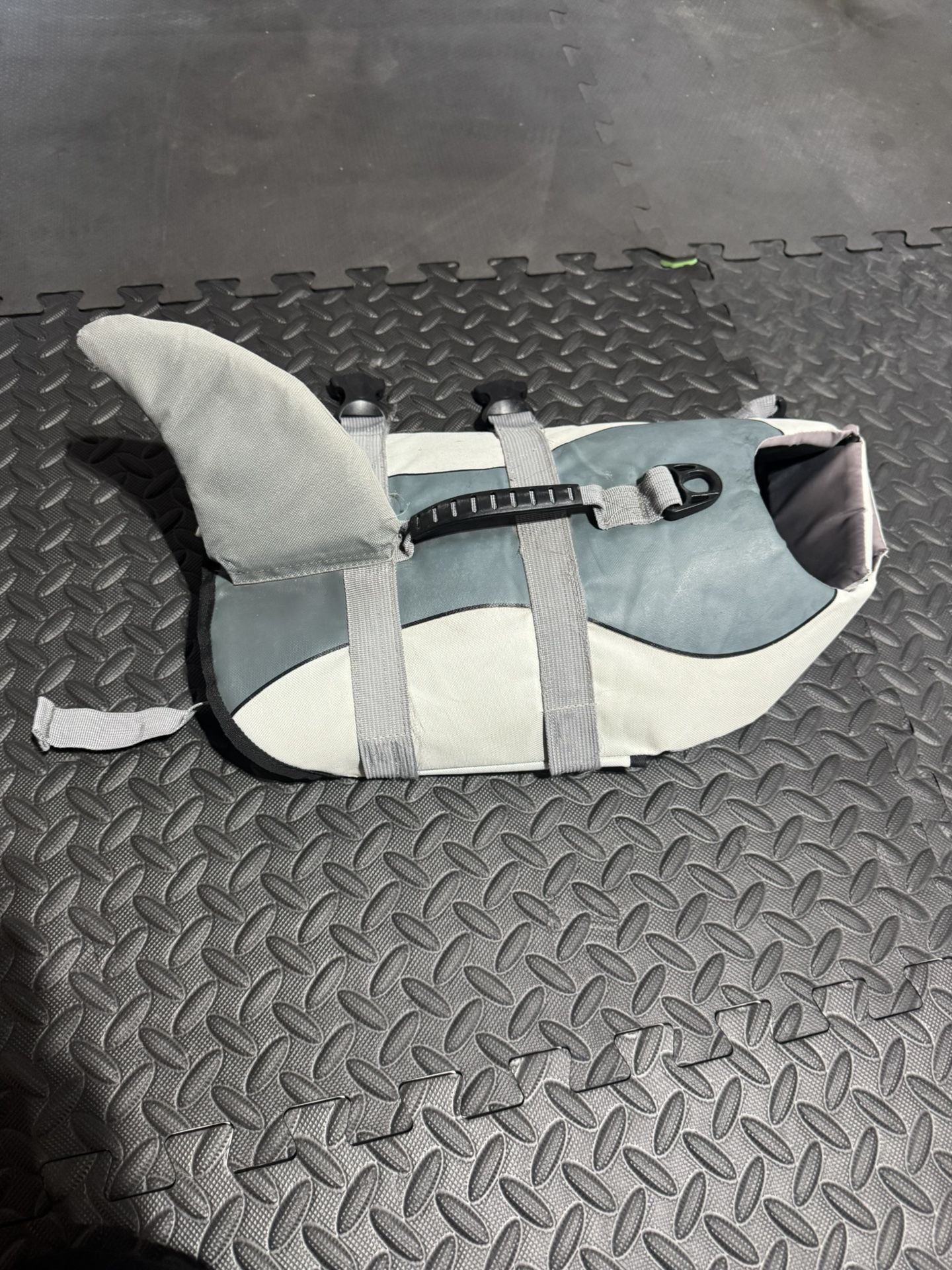 Dog life jacket