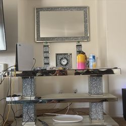 Diamond Living Room Set Can Be Sold Individually 