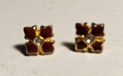 $50 🎀 Vintage-style four-petal flower stud earrings.