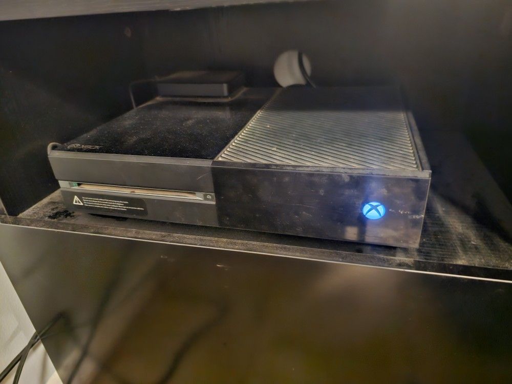Xbox One Day One Edition