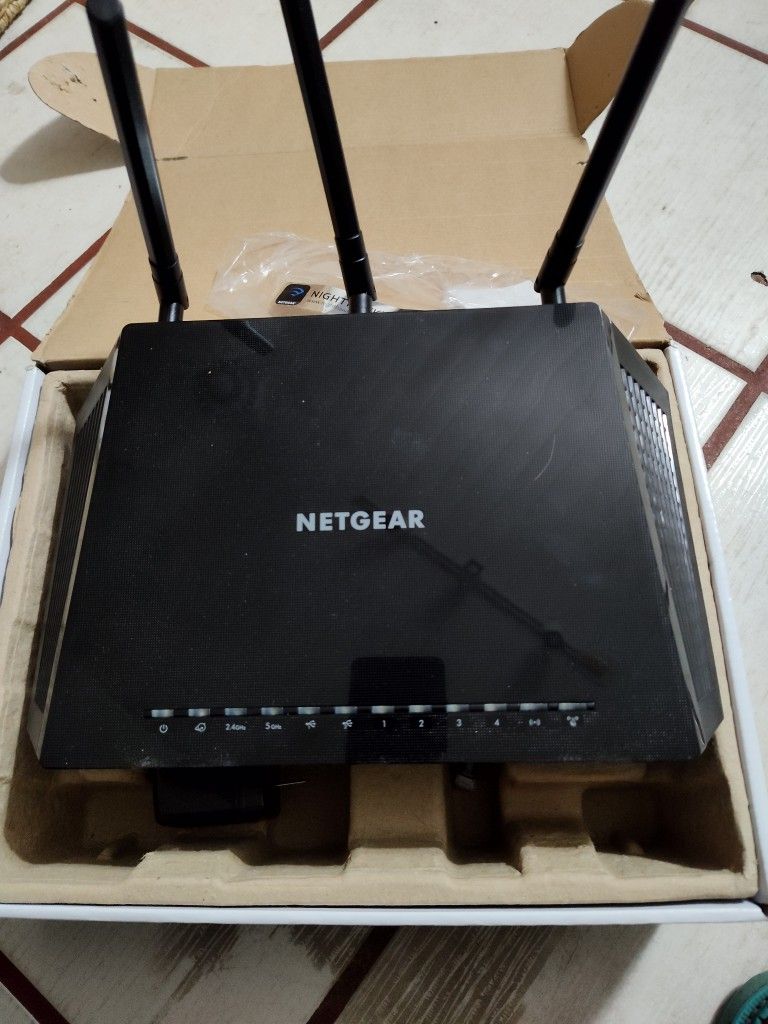 NETGEAR AC1750 Smart WiF 5 Router model R6400v2 + WiFi Range Extender !