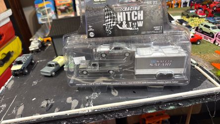 1/64 scale racing Chas Hitch and tow ford f-250/camaro z28