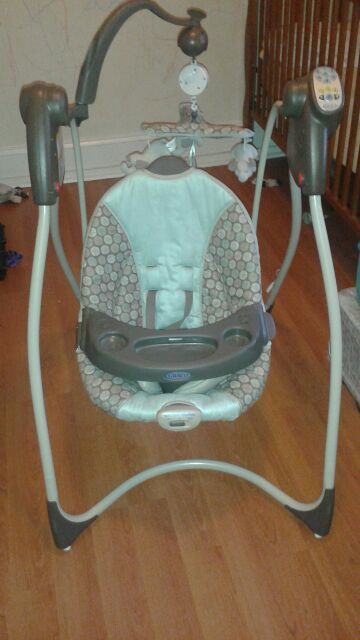 Graco Baby Swing With Snack Tray For Sale In Stuart Fl Offerup