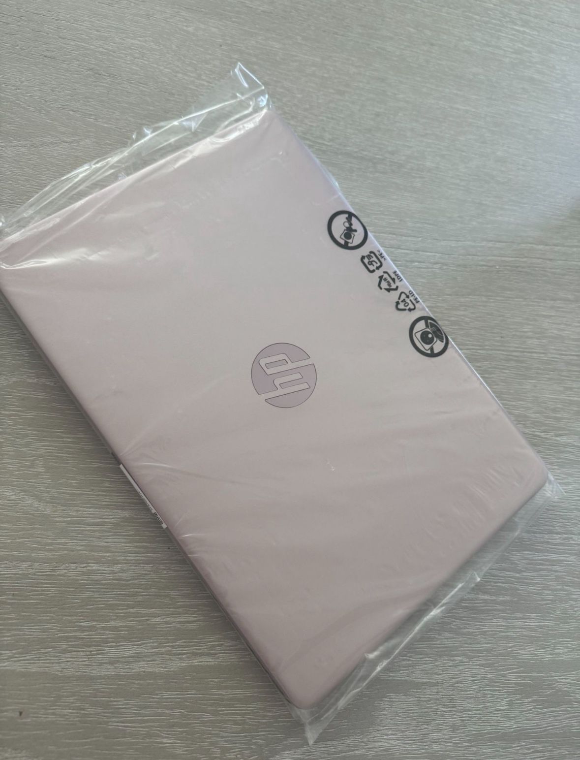 HP Laptop -pink 