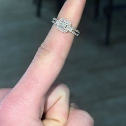 Engagement Ring 10kt White gold 