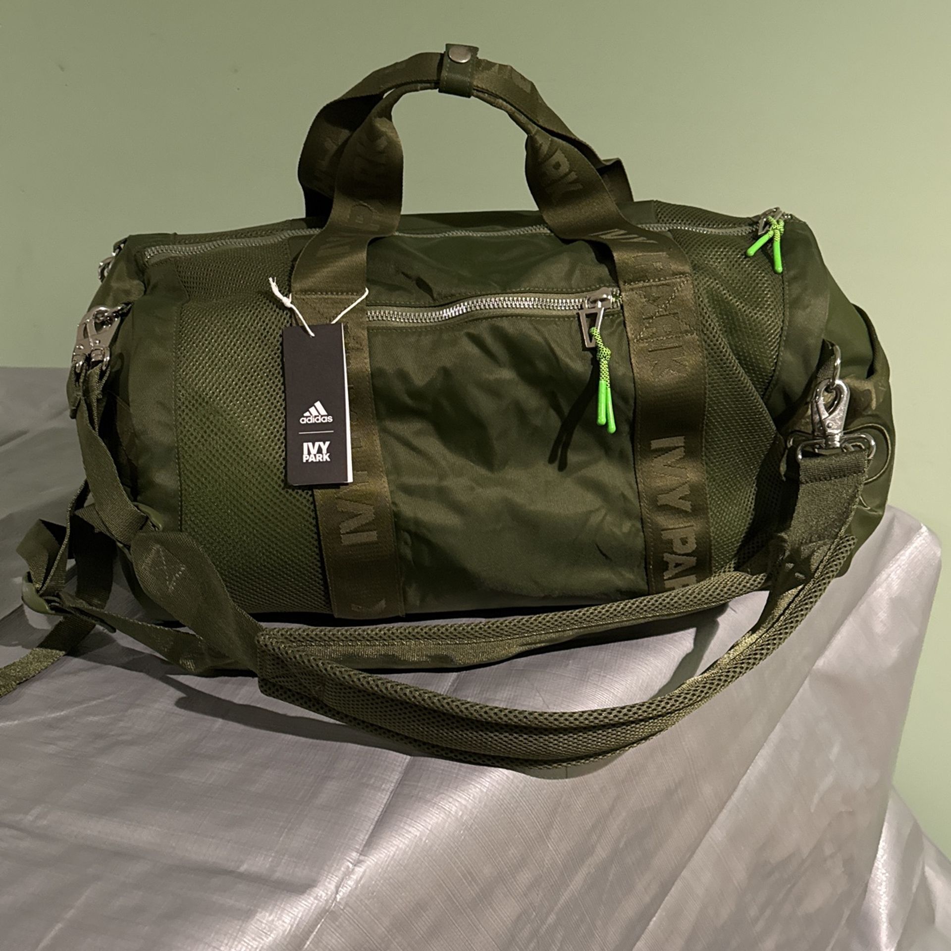 New With Tags ADIDAS IVP duffle Travel Gym Bag Backpack Hunter Green