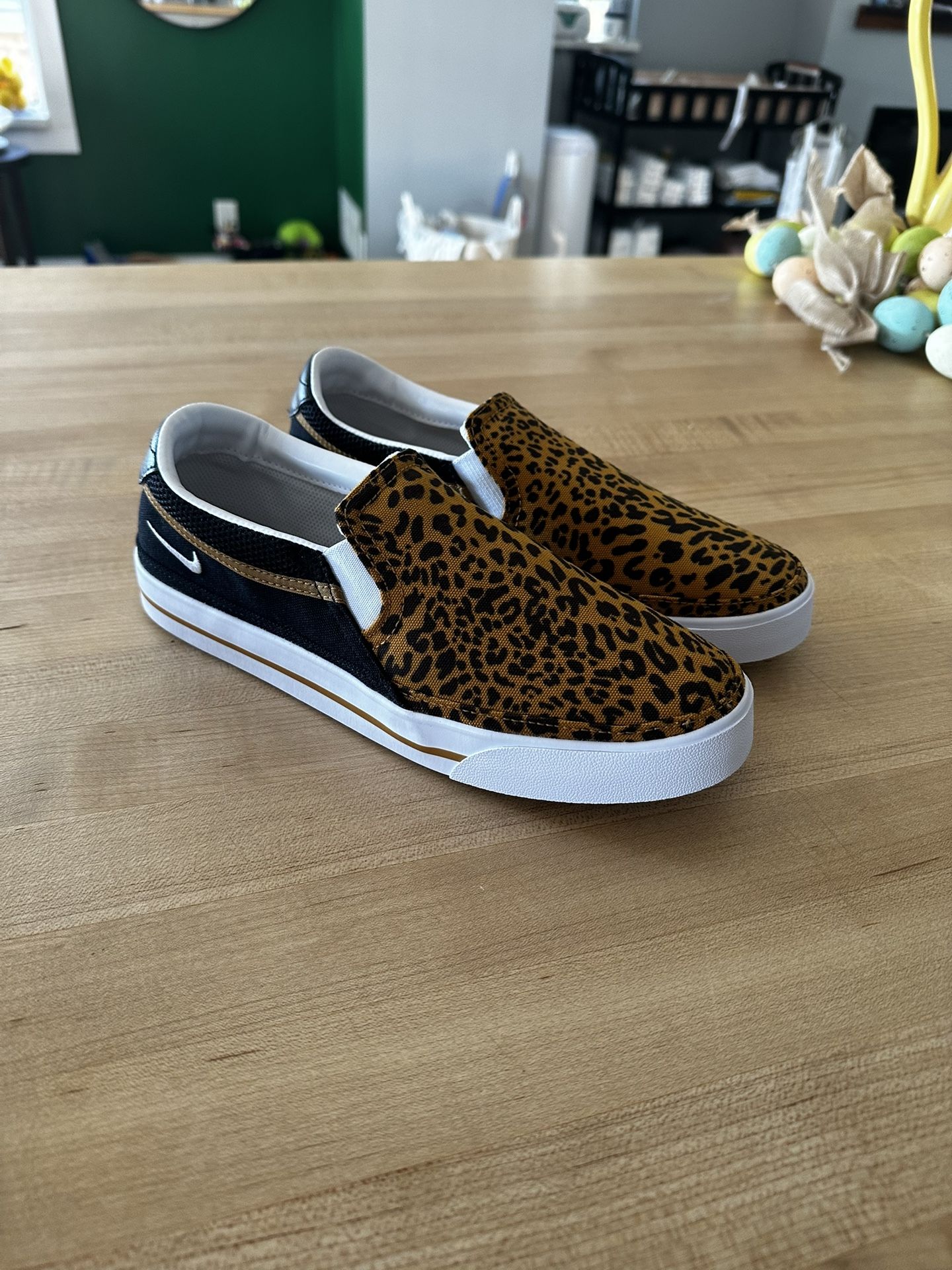 Nike Court Royale Women’s Slip-ons