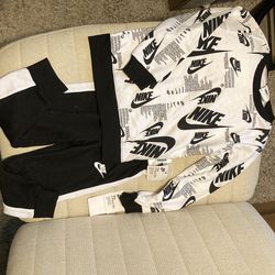 Nike Boys 2-Piece Set 4T