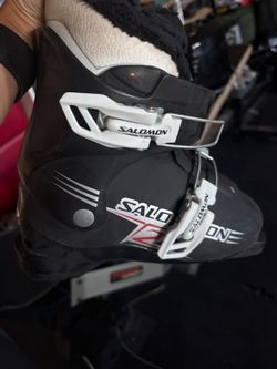 Kids Solomon ski boots size 21