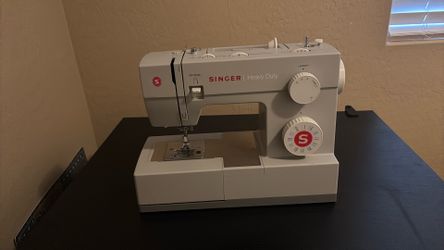 Singer Heavy Duty Sewing Machine