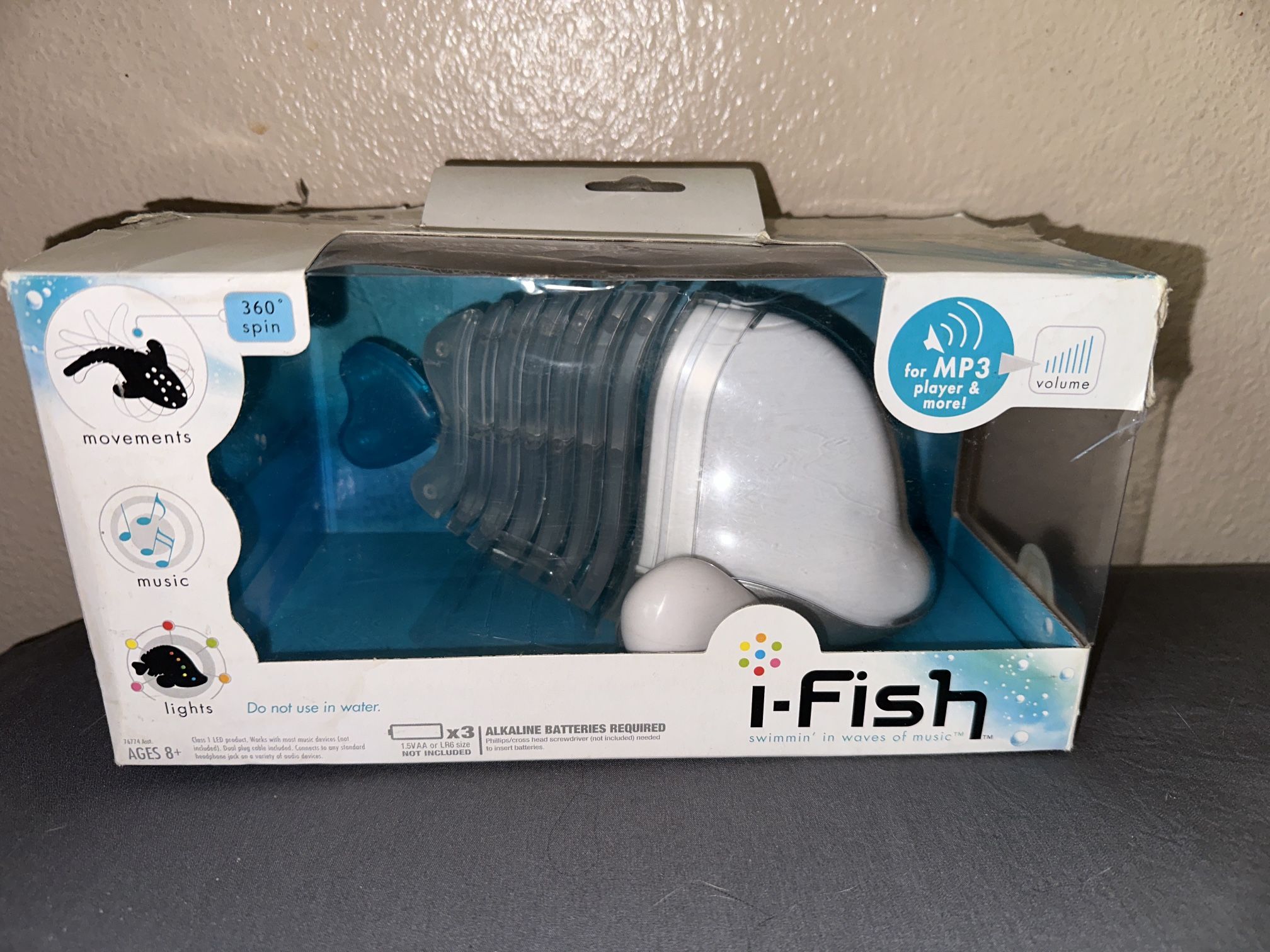 2006 Hasbro Sega i-Fish MP3 player Speaker with Lights and Movement NIB Rare