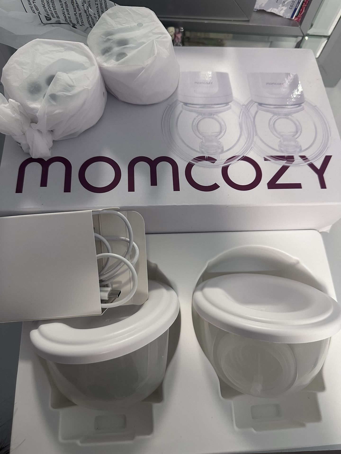 Momcozy