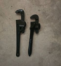Pipe wrench