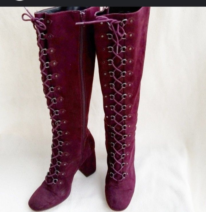 BCBG SUEDE BOOTS