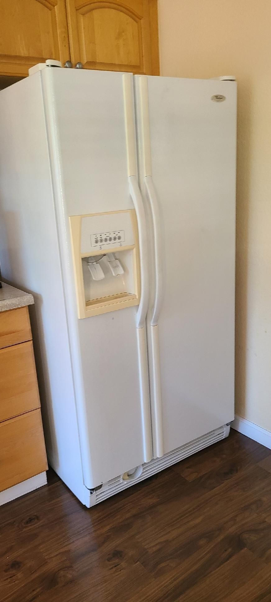 Refrigerator (Whirlpool)