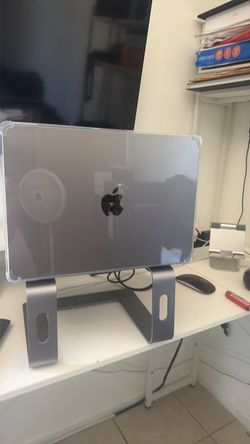 NEW BATTERY!  2021 M1 MacBook Pro 1TB 16GB Ram
