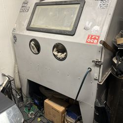 Skat Blast Sandblasting Cabinet – Industrial – Works Great