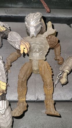 NECA Jungle Hunter Cloaked Predator 1987 TRU Exclusive Clear Figure