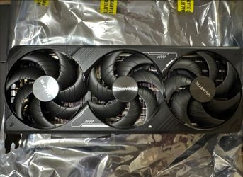 Gigabyte GeForce RTX 5070 Ti Windforce SFF OC 16GB GDDR7 Graphics Card