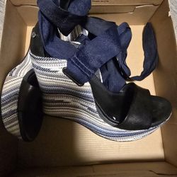 UG Blue leather wedges