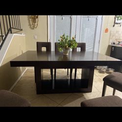 Extendable Dining Table