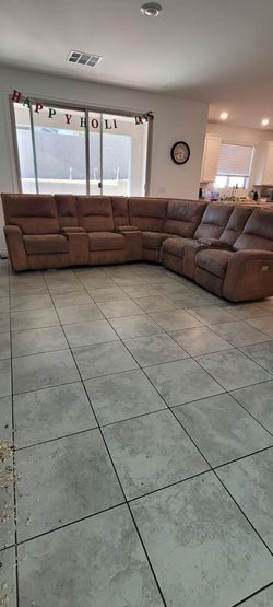 Bonita sala de piel suave electrica $400 o mejor oferta.