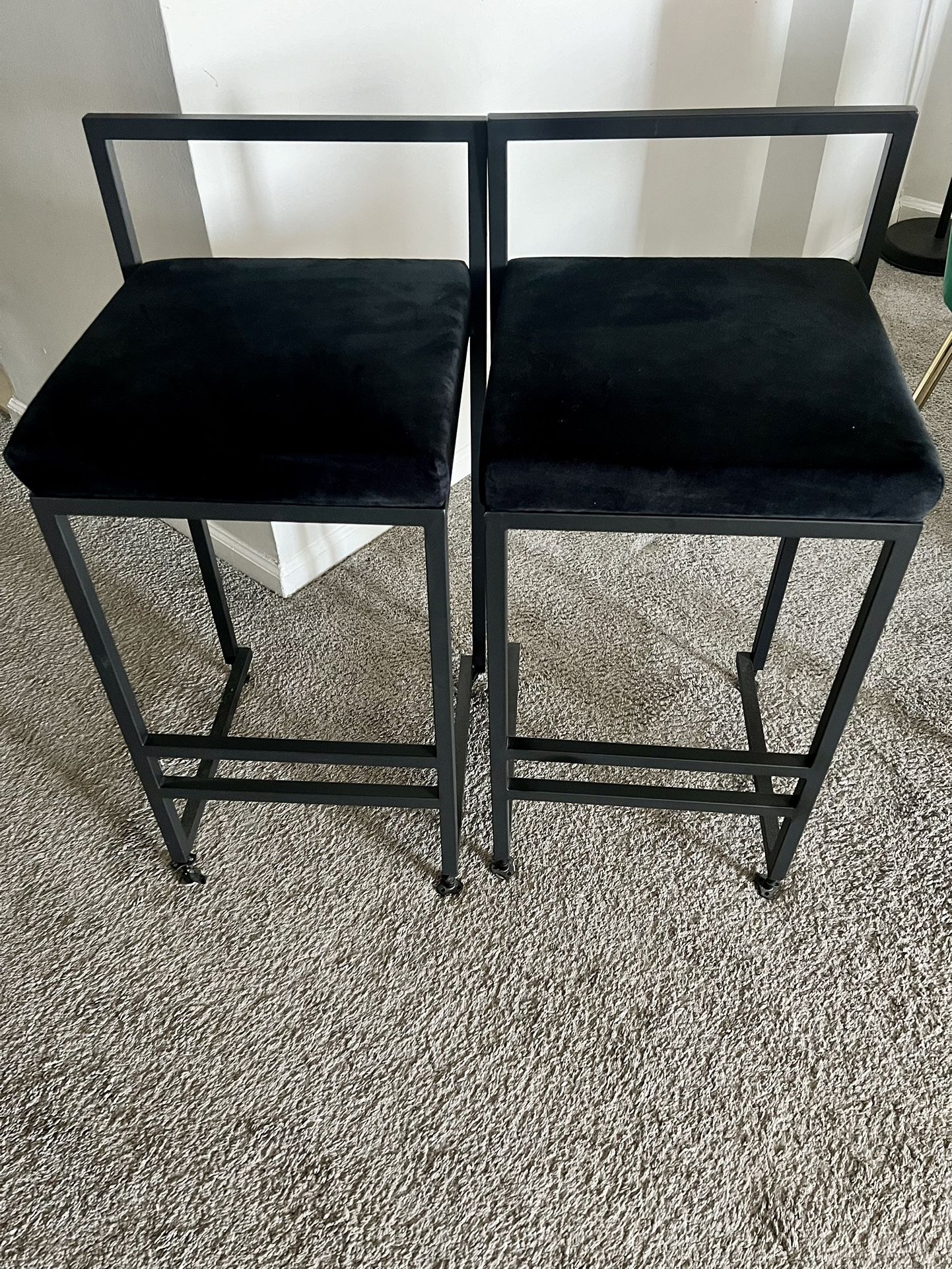 High Top Chairs Barstool 25.5in Velvet Bar Stools Set of 2, Modern Breakfast Bar Stool with Black Metal Legs, Padded Bar Chairs