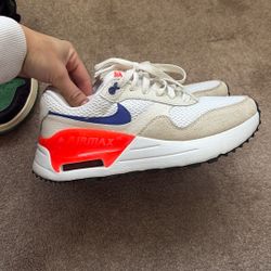 Brand New Women’s Size 6 air Max 