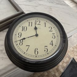 Wall clock   reloj de pared