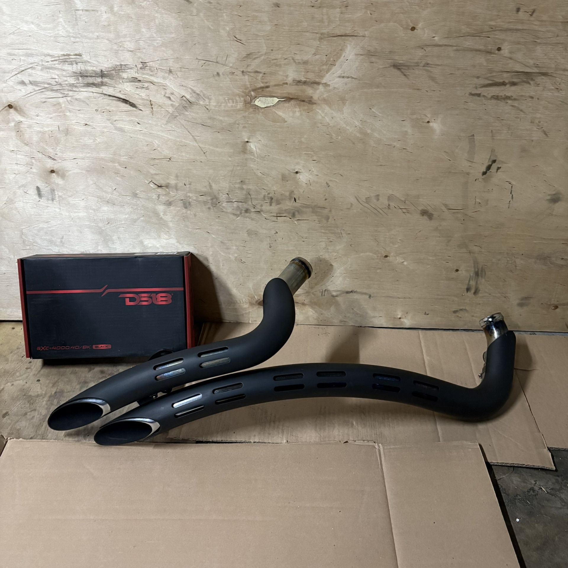 Harley Dyna Bassani Radius Sweeper Exhaust Pipes Parts