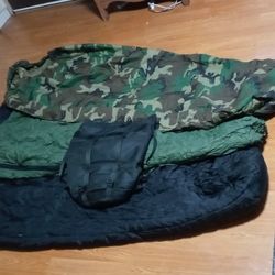 US Military Issue 4 Piece Modular Sleeping Bag Set