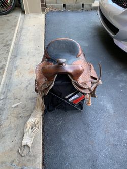Vintage Horse saddle ñ MONROEVILLE