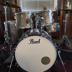Rarly Used Pearl Roadshow Complete 5 Piece Drum Set Charcoal Metallic