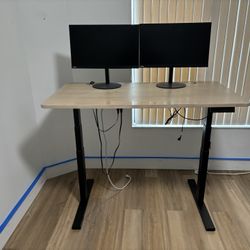 Adjustable Computer Desk And Monitor 