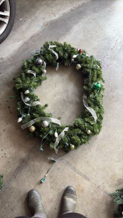 3ft Christmas wreath with lights