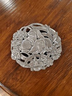 ARTHUR COURT BUNNY RABBIT TRIVET SILVER METAL COPYRIGHT 1995