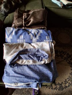 King sized bedsheets with matching pillow cases