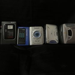 Sony Panasonic RCA Walkman Cassette AM/FM Radio Lot