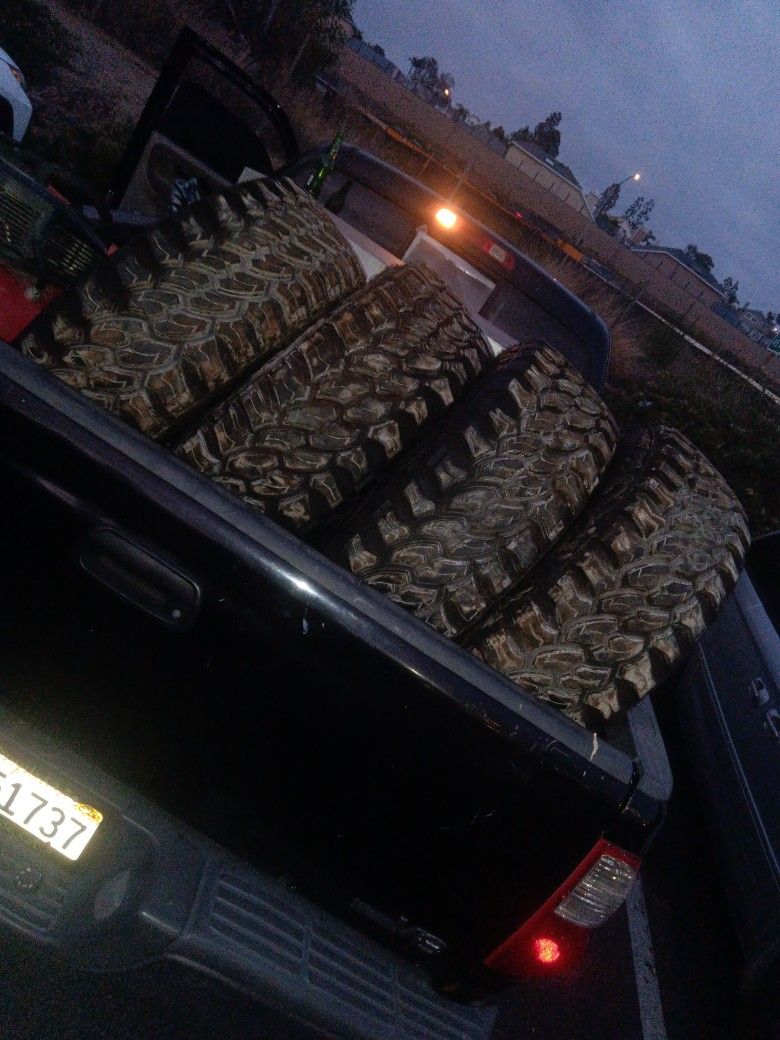 Truck Tiers Pro Comp Sell Them Right Now By Sunday $400