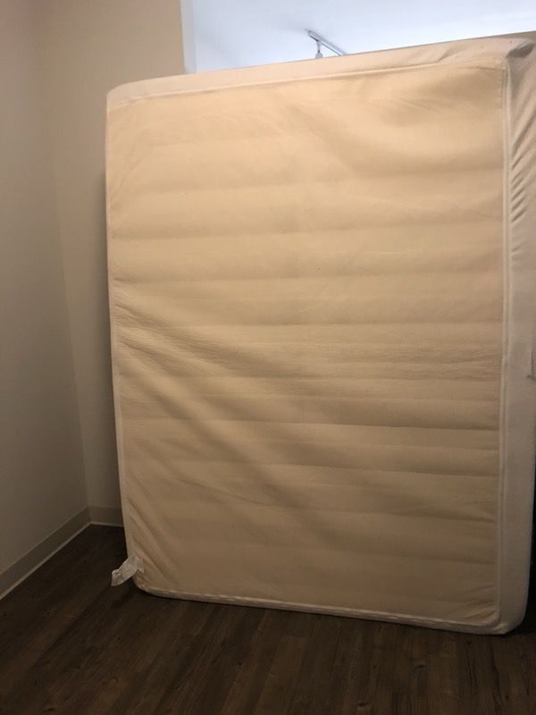 Queen size memory foam mattress