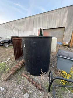 500-Gallon Water Tank – Durable & Ready for Use