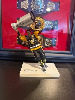 McFarlane NHL Series 30 - Mario Lemieux - With Stanley Cup Pittsburgh Penguins