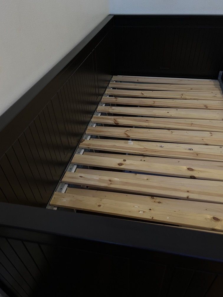 Twin Bed With Mattress 