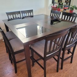 Estate Sale! 9-piece, 8-seat dining room set