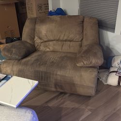 2 Recliners