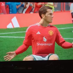 XBOX SERIES X WITH 85 GAMES/250GB XBOX FUTBOL-FOOTBALL BUNDLE AND 70" VIZIO 4K MONITOR $1200 FINAL PRICE 